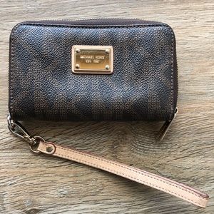 Michael Kors Wristlet